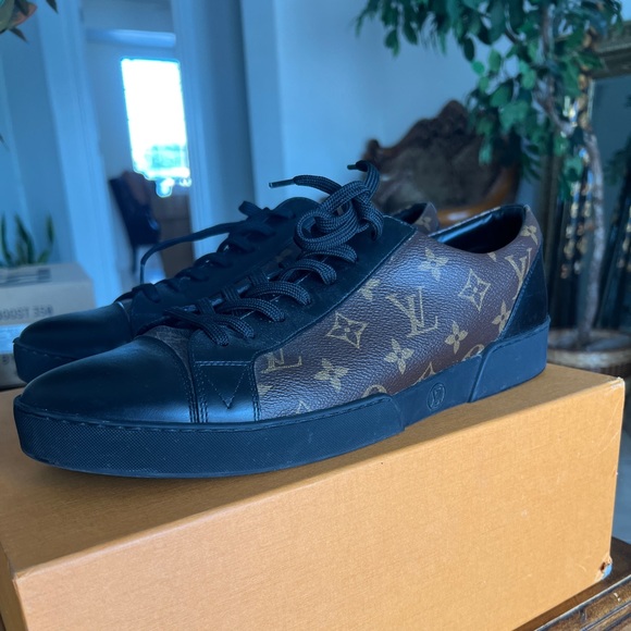 Louis vuitton men shoes size 12 used very good condition worn twice